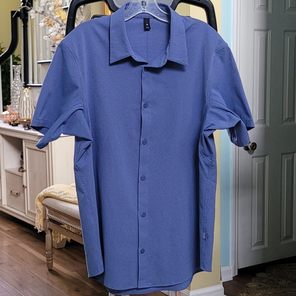 LULULEMON Washed Denim Blue Airing Easy SS Button Shirt Top Men's Large